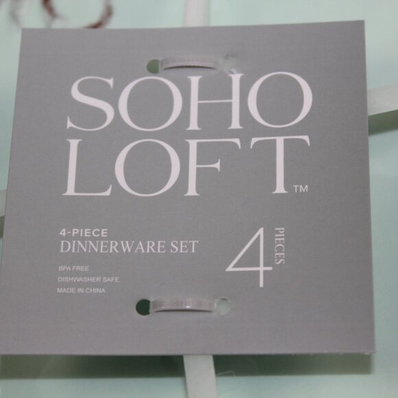 Soho Loft Dinner Plates Rustic Flower Set of 4 11" Melamine Seafoam Green NWT - Picture 2 of 6